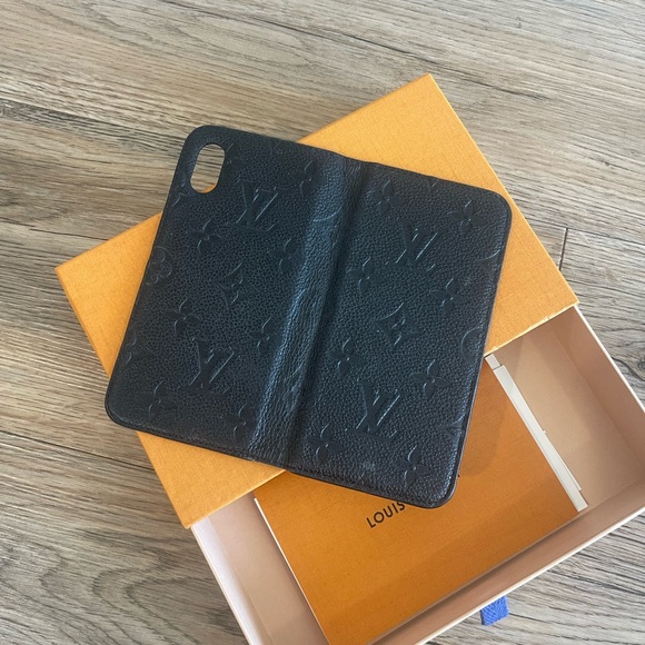 Louis Vuitton iPhone X/XS Folio - Picture 3 of 4